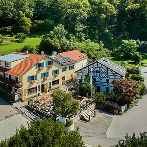 https://zum-blauen-hecht.com-bavaria.com